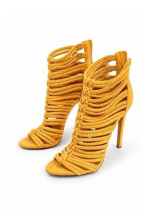 Босоніжки жіночі aldo жовті з плетеними ремінцями на шпильці