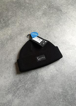 Karl kani signature essential fisherman beanie оригінал нова чоловіча жіноча шапка біні фішерман коротка чорна карл кані тепла зимня зимова на зиму