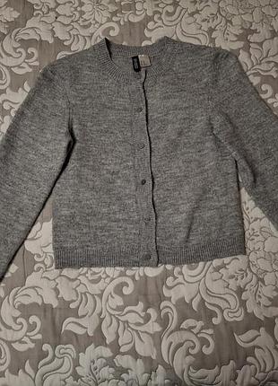 Сірий в'язаний кардиган h&m divided (p. xs) / базова кофта на ґудзиках