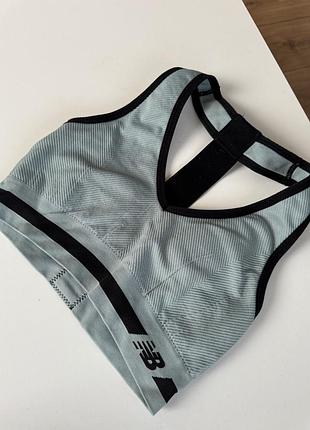 Топ для фітнесу new balance