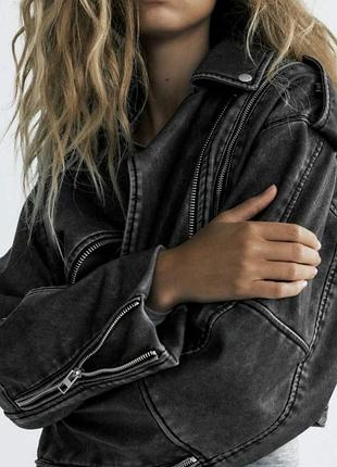 Стильна укорочена косуха zara у байкерському стилі на м-л