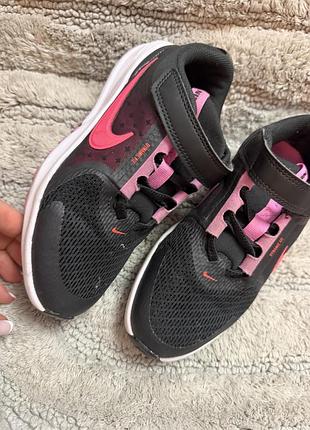Кросівки для дівчинки nike 34 р.( уст 22 см,вʼєтнам