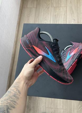Кросівки brooks