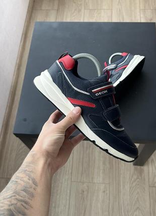 Кросівки geox