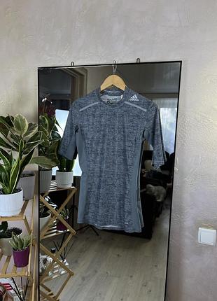 Футболка adidas techfit climachill компресійна сіра меланж