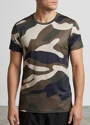 Björn borg peace collection - лимитированная спортивная футболка с актером джоэлом киннаманом камуфляжная