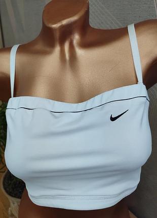 Красивый оригинальный спортивный топ nike