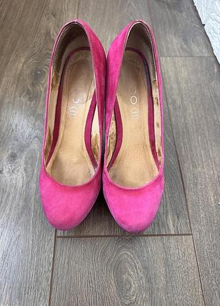Туфлі жіночі aldo замшеві фуксія 38 розмір танкетка 12 см