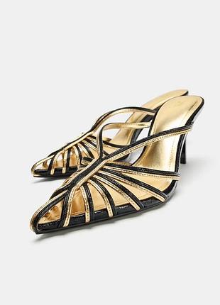 Металлизированные туфли на каблуке с несколькими ремешками