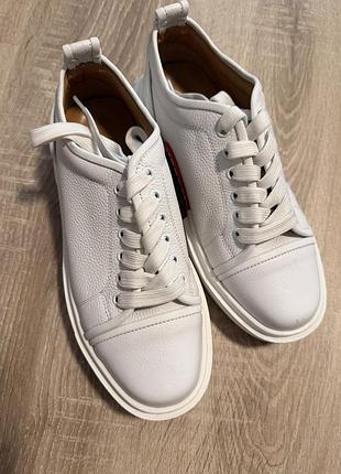 Невероятные кроссовки кожаные белые loubouten p.39