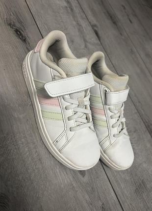 Кросівки дитячі adidas 31 розмір 21 см устілка