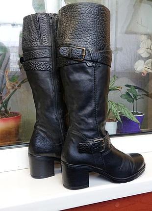 Очень мягкие и  комфортные  кожаные сапожки "clarks". оригинал. 41  р