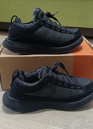 Черевики жіночі deckers*lab чорні на хутрі з мембраною
