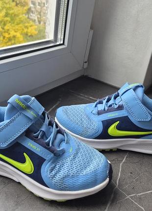 Nike яскраві кросівки
