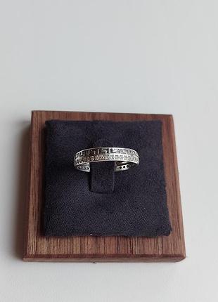 Серебряное кольцо с фианитами