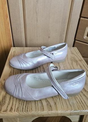 Туфлі для дівчинки clarks сріблясто-рожево-бежеві шкіряні 21.5 см