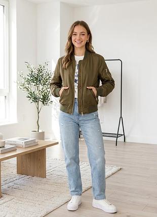 Стильна куртка-бомбер topshop в кольорі хакі (оливка) розмір s-xs