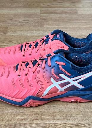 Кроссовки asics в идеальном состоянии 38-38,5 размера