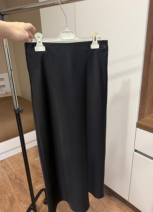 Жіноча спідниця zara атласна чорна