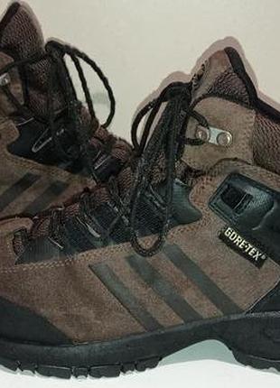 Брендові шкіряні мембранні ботиночки adidas.