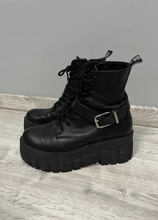 Шкіряні черевики steve madden