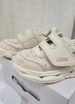 Кросівки для дівчинки look бежеві на липучках