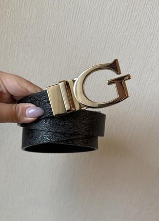 Жіночий ремінь guess чорний із золотистою пряжкою-логотипом