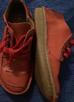 ❤️ жіночі шкіряні черевики clarks, натуральна шкіра, 38 розмір  стильні жіночі черевики від відомого британського бренду clarks.