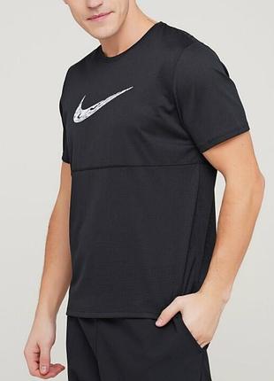 Спортивна футболка nike