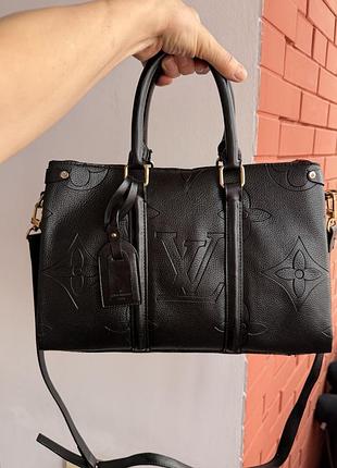 Сумка шкіряна louis vuitton- оригінальна , з  фірмовим тисненням giant monogram чорного кольору