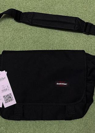 Сумка eastpak messenger bag black 11,5l через плече