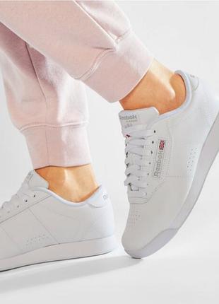 Кроссовки на девочку натуральная кожа от reebok оригинал. размер по набору 36.