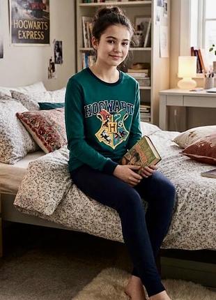 Піжама бавовняна унісекс комплект в полабораціі harry potter x h&m (гаррі поттер), герб hogwarts (швеція)