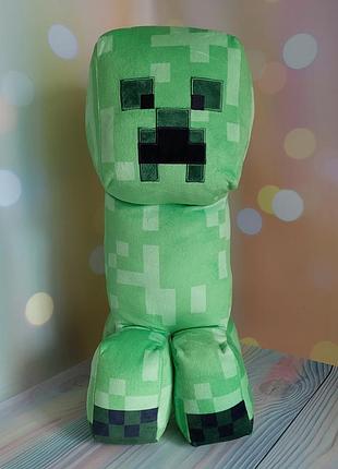 Плюшева м'яка іграшка у вигляді кріпера (creeper) — популярного персонажа з комп'ютерної гри minecraft
