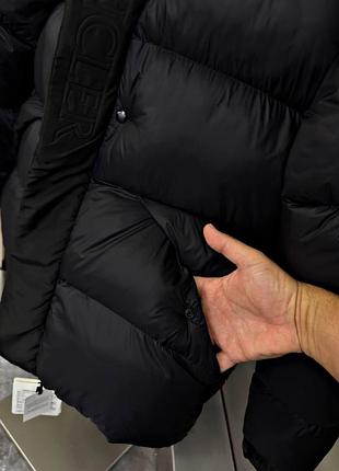 Чорна куртка moncler зимова, розмір m