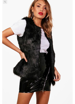 Меховой жилет черный