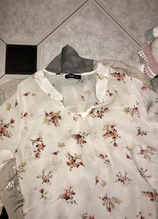 Легка блузка в квітковий принт ☘️2 фото