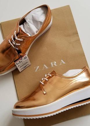 Стильні лакові туфлі на платформі zara1 фото