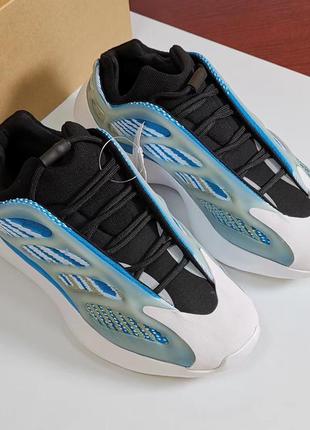 Adidas yeezy boost 700 v3 "arzareth"