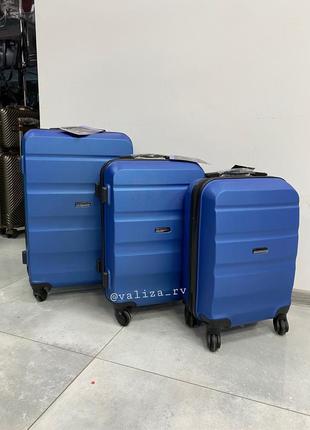 Чемодан, валіза середня. розмір m.3 фото
