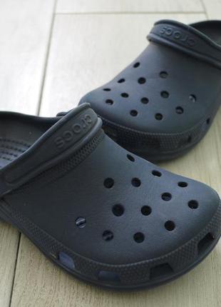 Кроксы - black crocs.