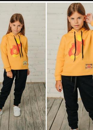 Теплий костюм на дівчинку