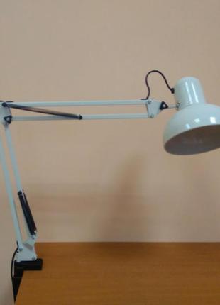 Настольная лампа трансформер на струбцине