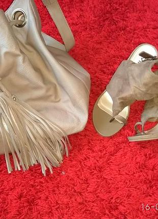 Очень красивые босоножки