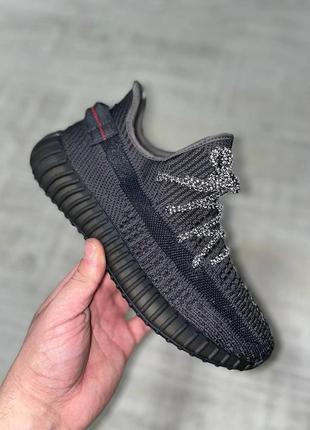 Женские кроссовки adidas yeezy boost 350 black (рефлективные шнурки)