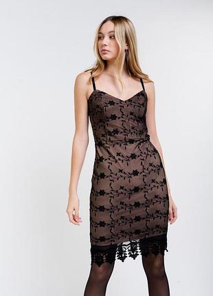 Коктейльное платье с сеточкой