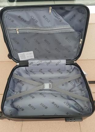 Відмінний дорожній чемодан фірми fly польща8 фото