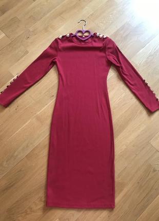 Темно-червона сукня
