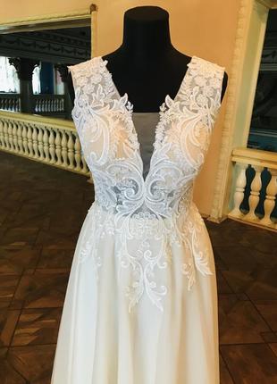 Великолепное новое свадебное платье.3 фото