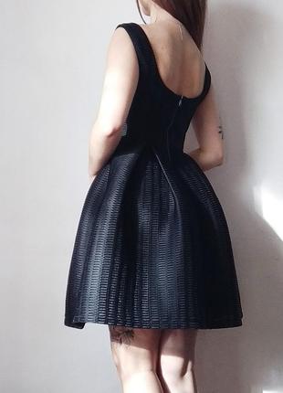 Нарядное черное платье